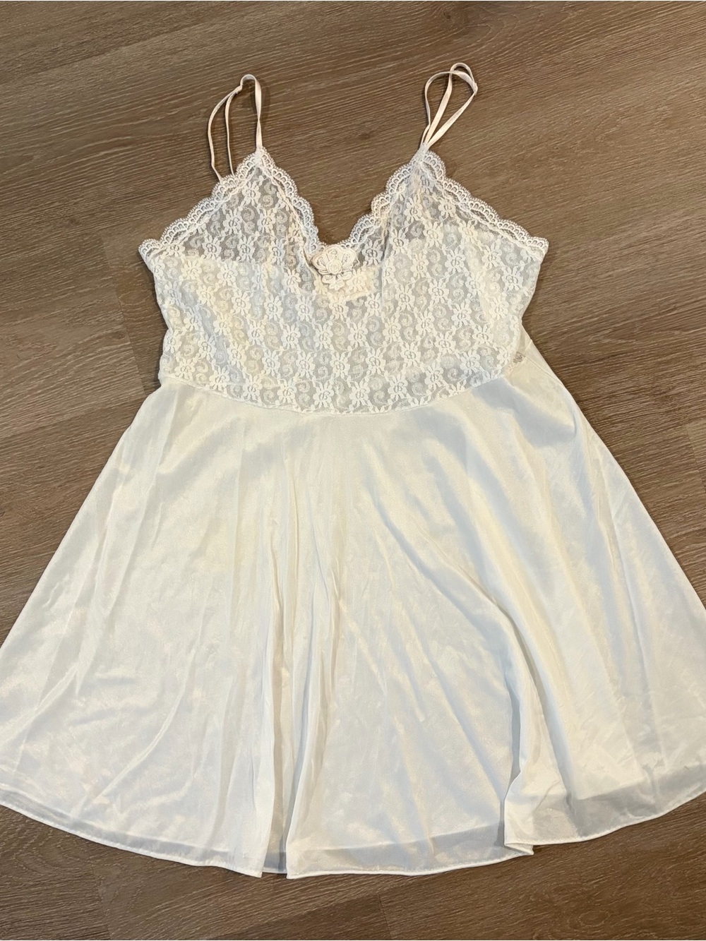 delicates white Lace Bodice Satin Chemise